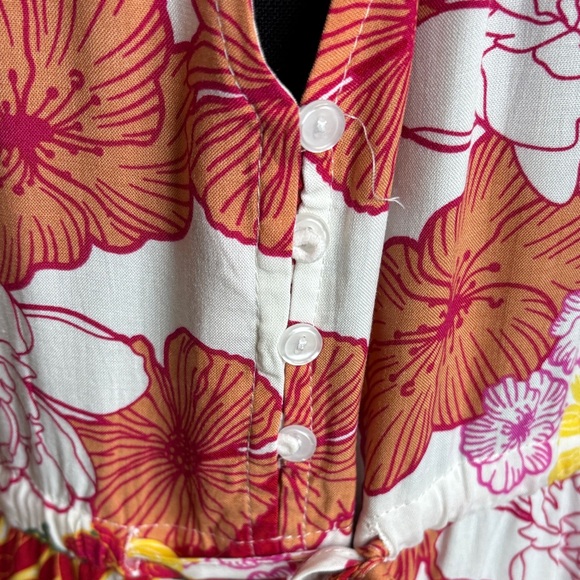 Petal & Pup Red and Cream Floral Maxi/Midi Dress US6
Cottagecore - Picture 6 of 14